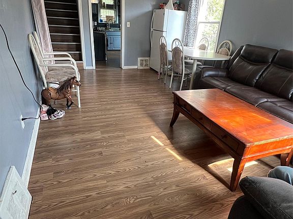 3rd image of 20214 Concord St