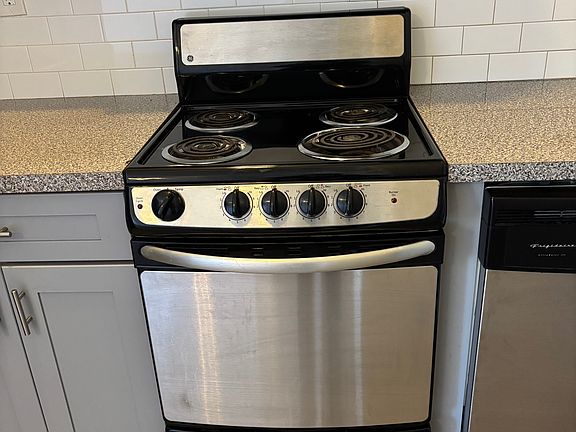 4th image of 752 Nostrand Ave #3