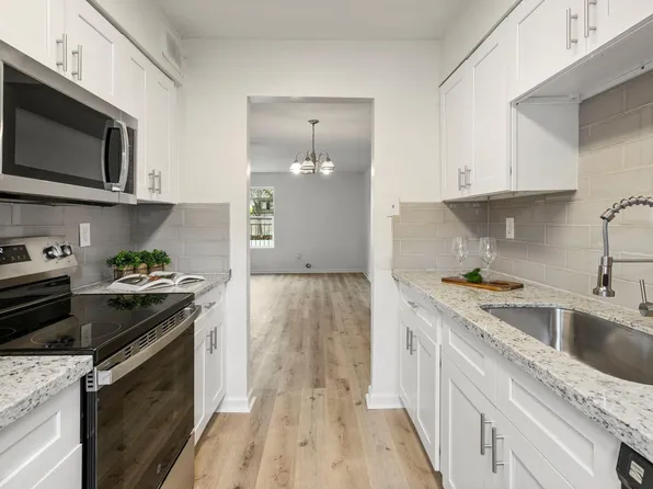 1701 Upland Dr APT 114, Houston, TX 77043