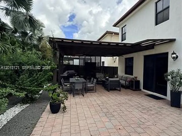 8640 NW 101st Pl — Photo 33