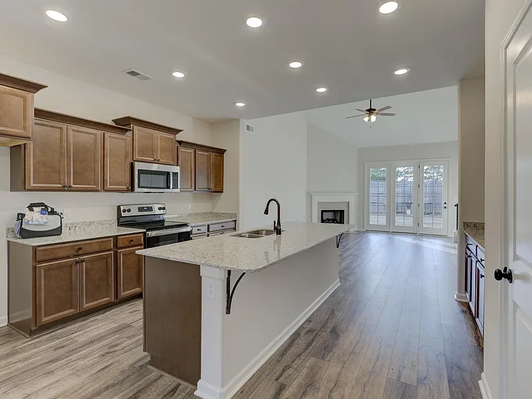 495 Maple St — Photo 7