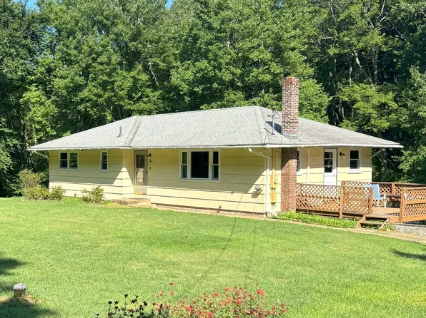 10 Navratil Road, Willington, CT 06279