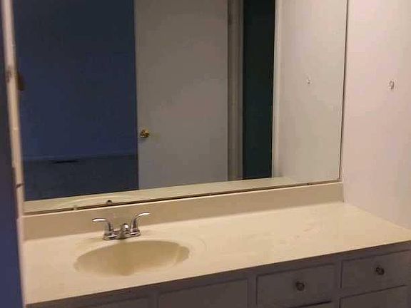 2nd image of 102 Greenland Ct