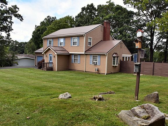 3rd image of 483 Jackson Park Dr
