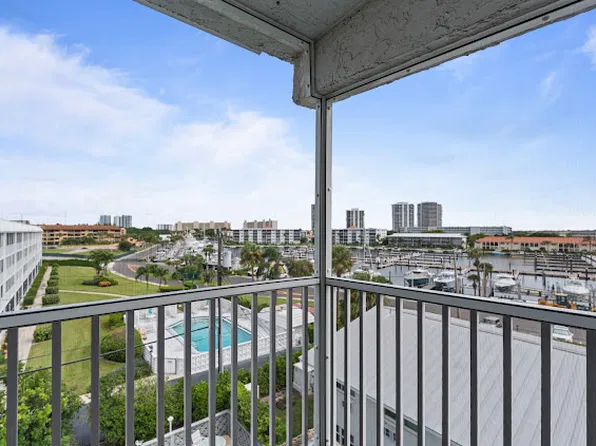 155 Yacht Club Dr, North Palm Beach, FL