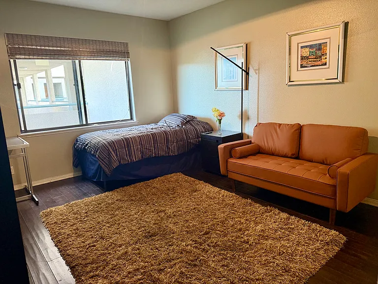 150 Ocean Park Blvd #423 — Photo 6
