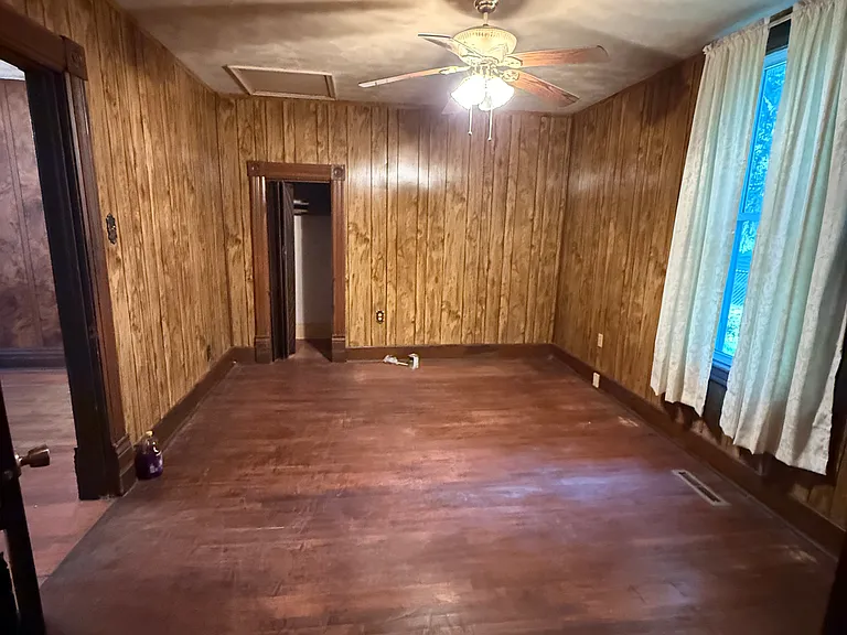 1347 N Irving St — Photo 3
