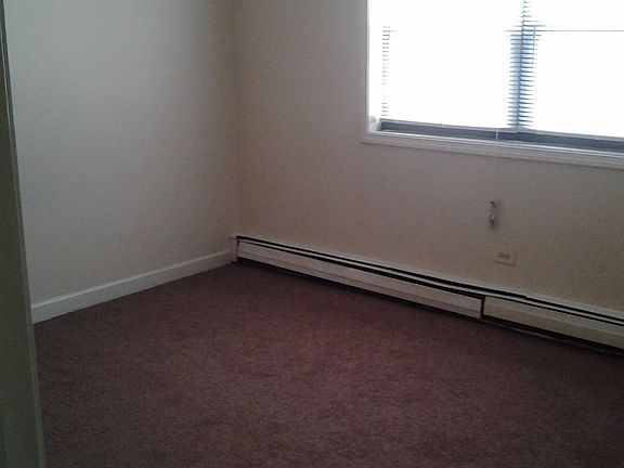 4th image of 1130 E 82nd St APT 3D