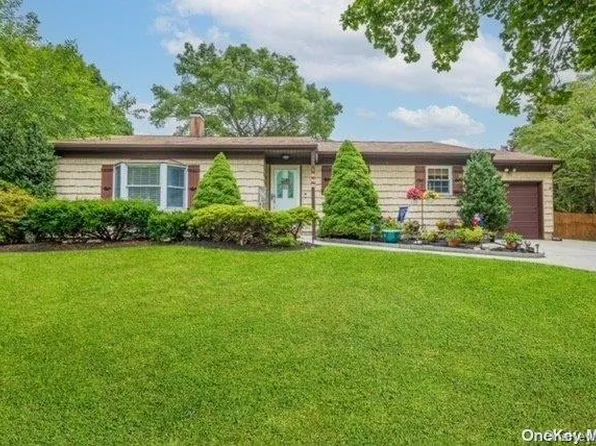 95 Balin Avenue, South Setauket, NY 11720