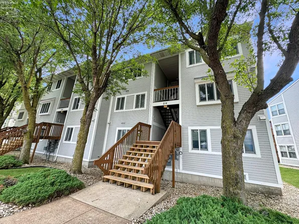 214 W Lakeshore Dr APT E, Port Clinton, OH 43452