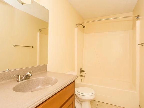 4th image of 3257 Village Glen Trl SW