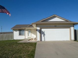 512 E Parkwood Dr, Rose Hill, KS 67133