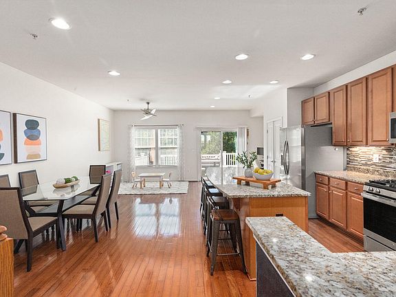 2nd image of 2921 Galloway Pl