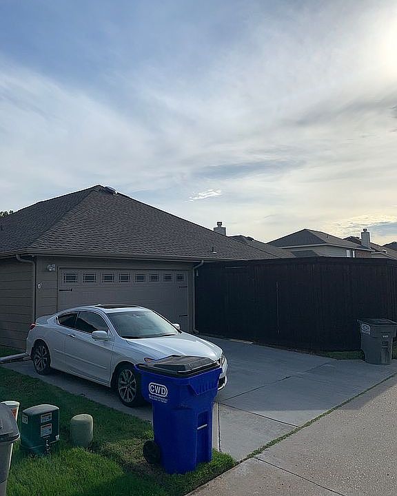 2nd image of 1316 Red River Ln