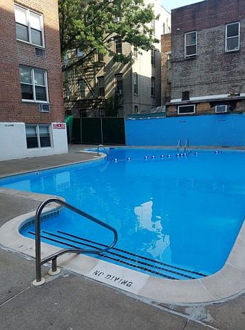 2nd image of 405 Westminster Rd APT Rg3