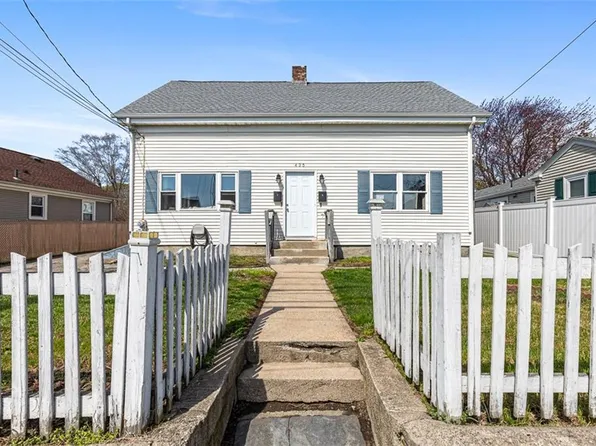 435 N Broadway, East Providence, RI 02914