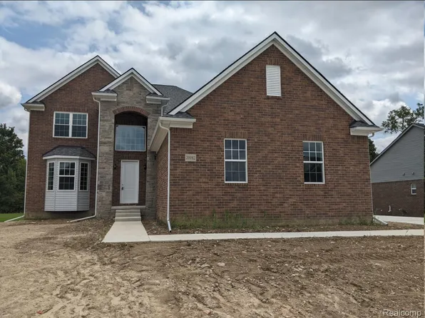 20982 Hasenclever Dr, South Lyon, MI 48178