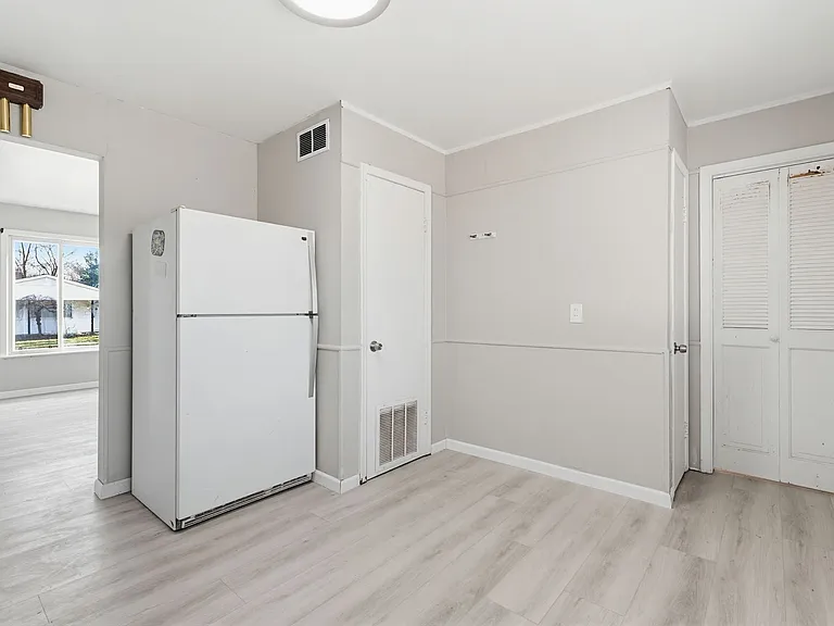 14921 Myola Ave — Photo 12