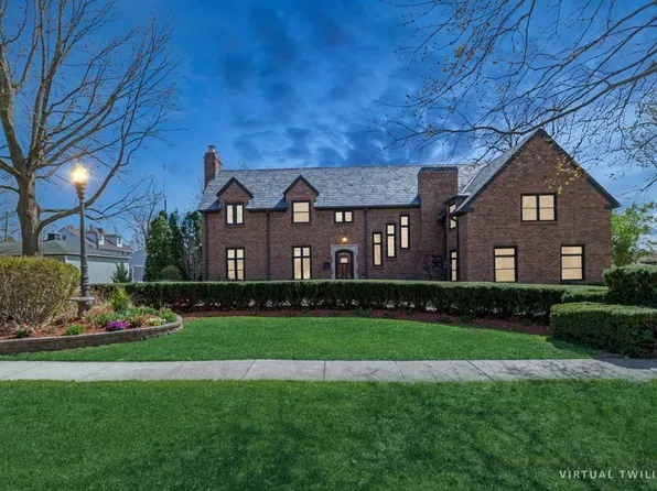 410 W Montgomery St, Knoxville, IA 50138
