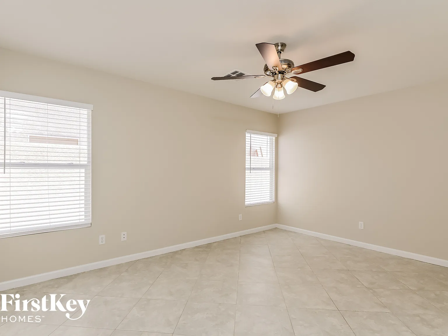 4 bed, 1.5 bath, 1875 sqft, $2,640 — Photo 3