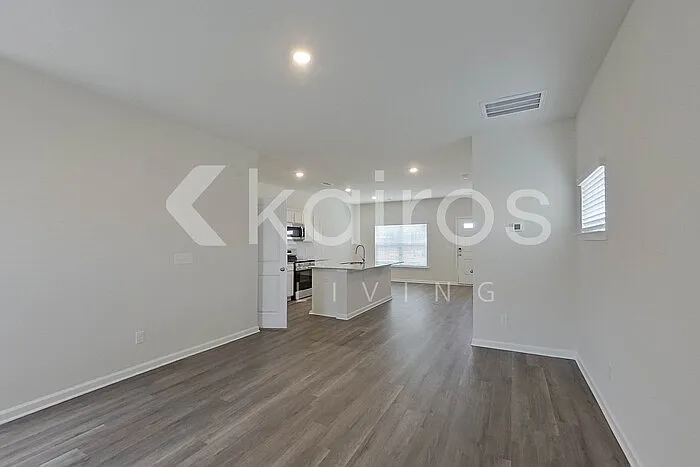 2215 Banyon Cir — Photo 10