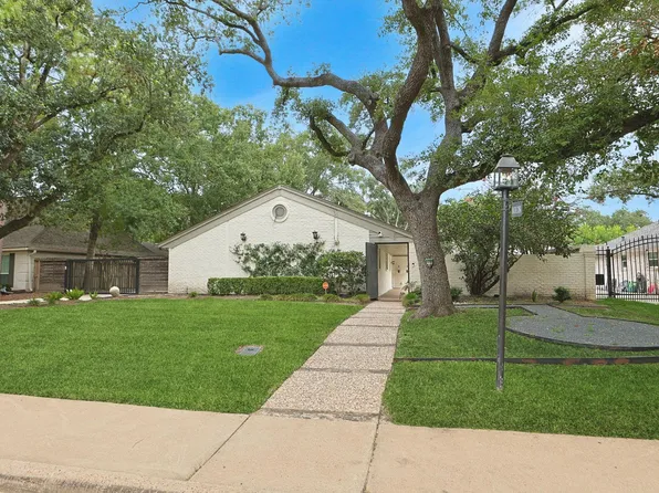 10118 Chevy Chase Dr, Houston, TX 77042
