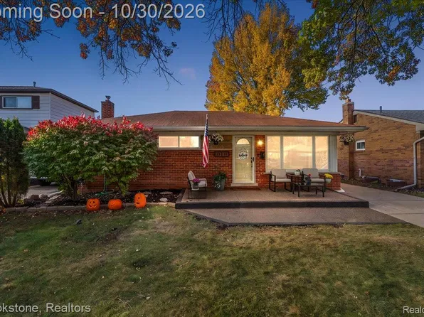 23048 Recreation St, Saint Clair Shores, MI 48082