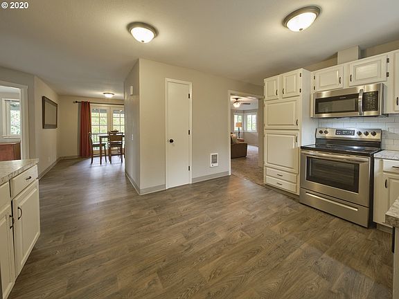 5th image of 3203 E 17th St