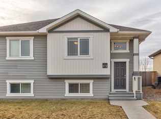 316 N Coalbanks Blvd W, Lethbridge, AB T1J 4V4