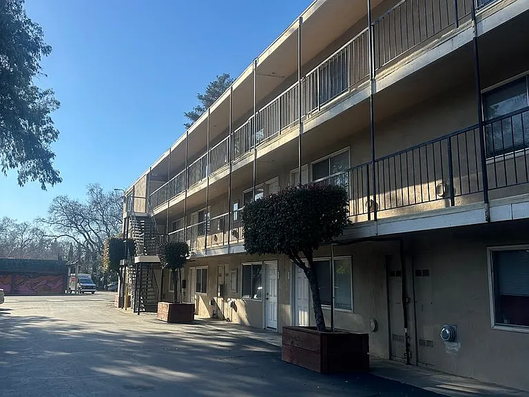 0730 - Nord Station Apartments — Photo 1