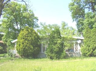 108 W Riverside Dr, Lakemoor, IL 60051