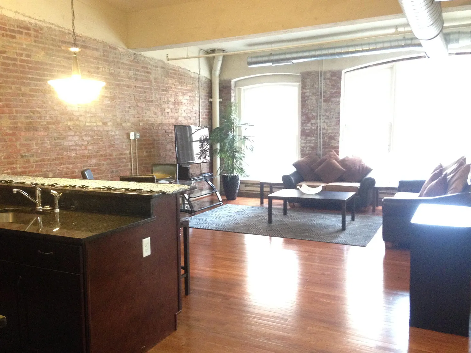 2 bed, 2.5 bath, 1300 sqft, $2,050 — Photo 1