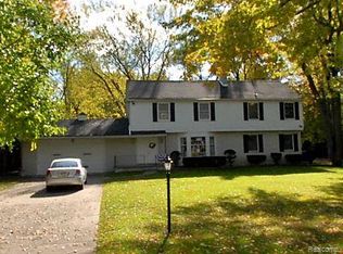 19705 Beverly Rd, Beverly Hills, MI 48025