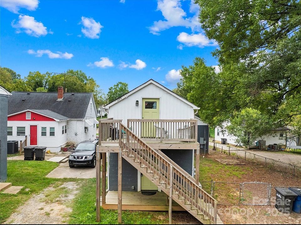 1st image of 225 Garfield St #225