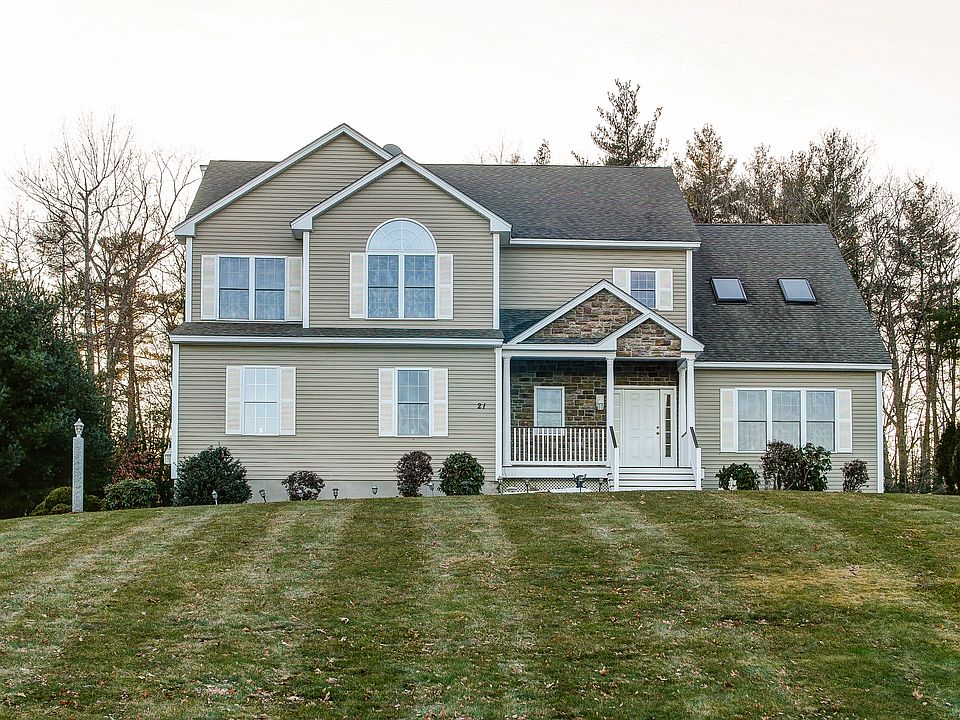 1st image of 21 Tanglewood Dr