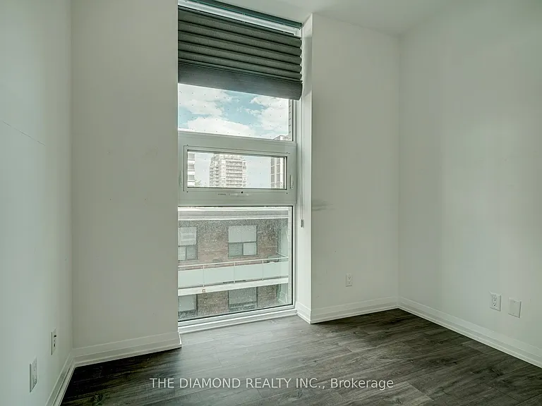 101 Erskine Ave #321 — Photo 7