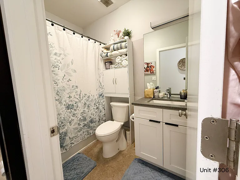 4601 N Paulina — Photo 18