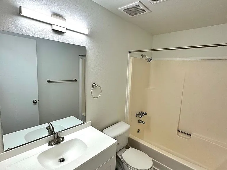 Somerset Apartments — Photo 9