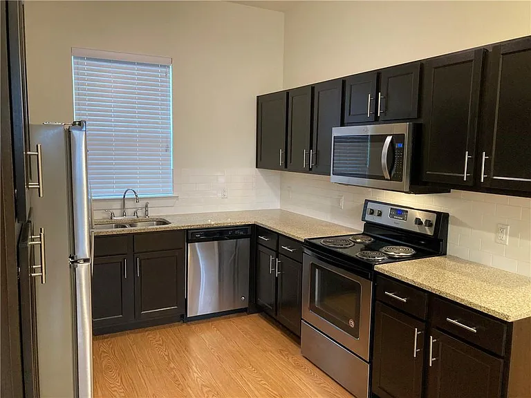 2400 Louis Henna Blvd #304 — Photo 3