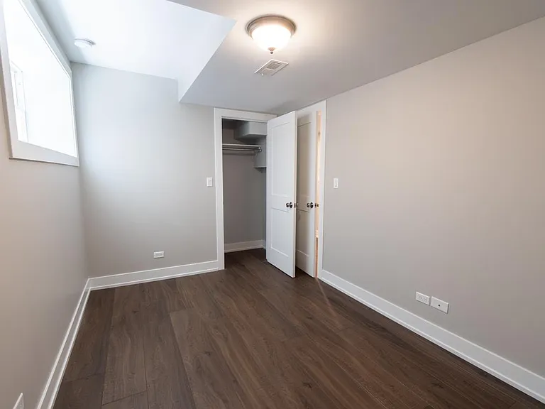 1456 W Foster Ave #G — Photo 9