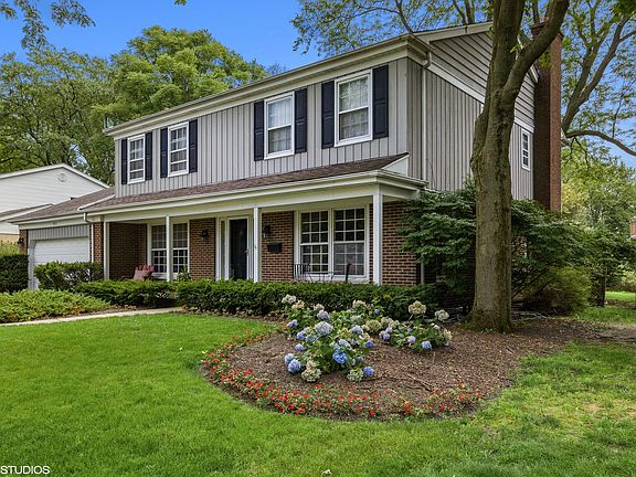 2nd image of 1413 Royal Oak Ln