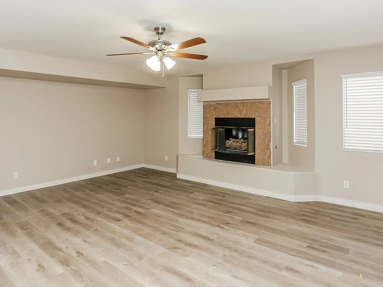 2418 Island Paradise Ave — Photo 5