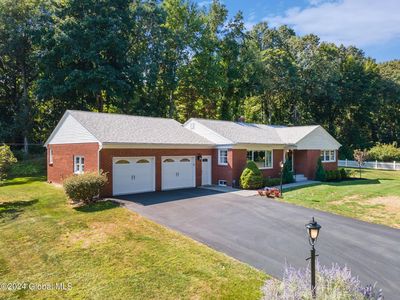 33 Newton Road, Newtonville, NY, 12110