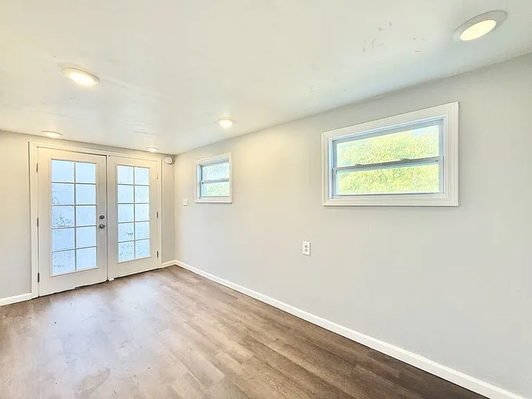 713 Smith St — Photo 40