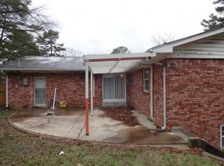 717 Hall Dr, Little Rock, AR 72205