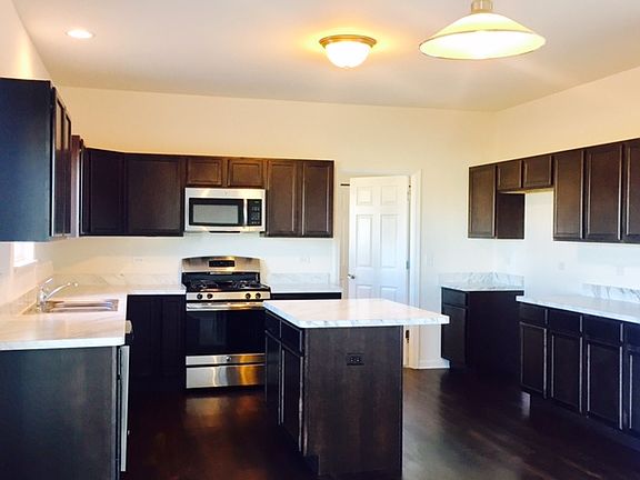 2nd image of 533 Gipp Dr