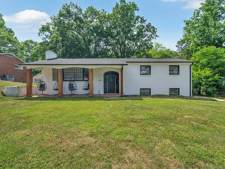 Sharonbrook Dr — Photo 13