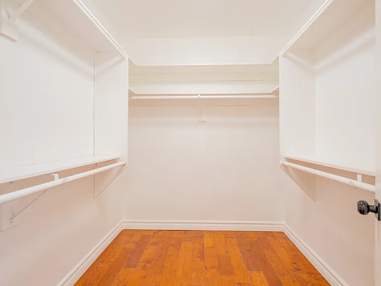 4321 Clear Valley Dr — Photo 47