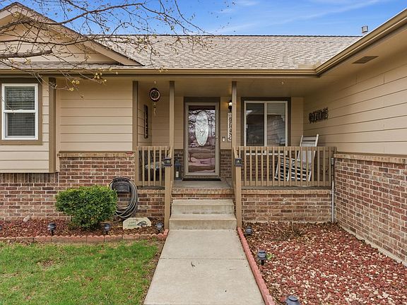 3rd image of 6465 N Upchurch Cir