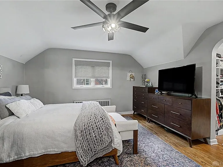 333 Thruston Blvd E — Photo 25